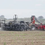 Combiné de préparation du sol et de semis STW video