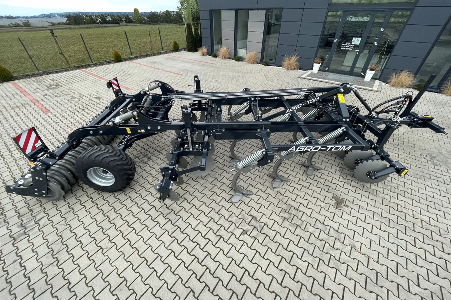 Combinés de déchaumage et de préparation du sol APW largeur 4m Machines pour l'agriculture