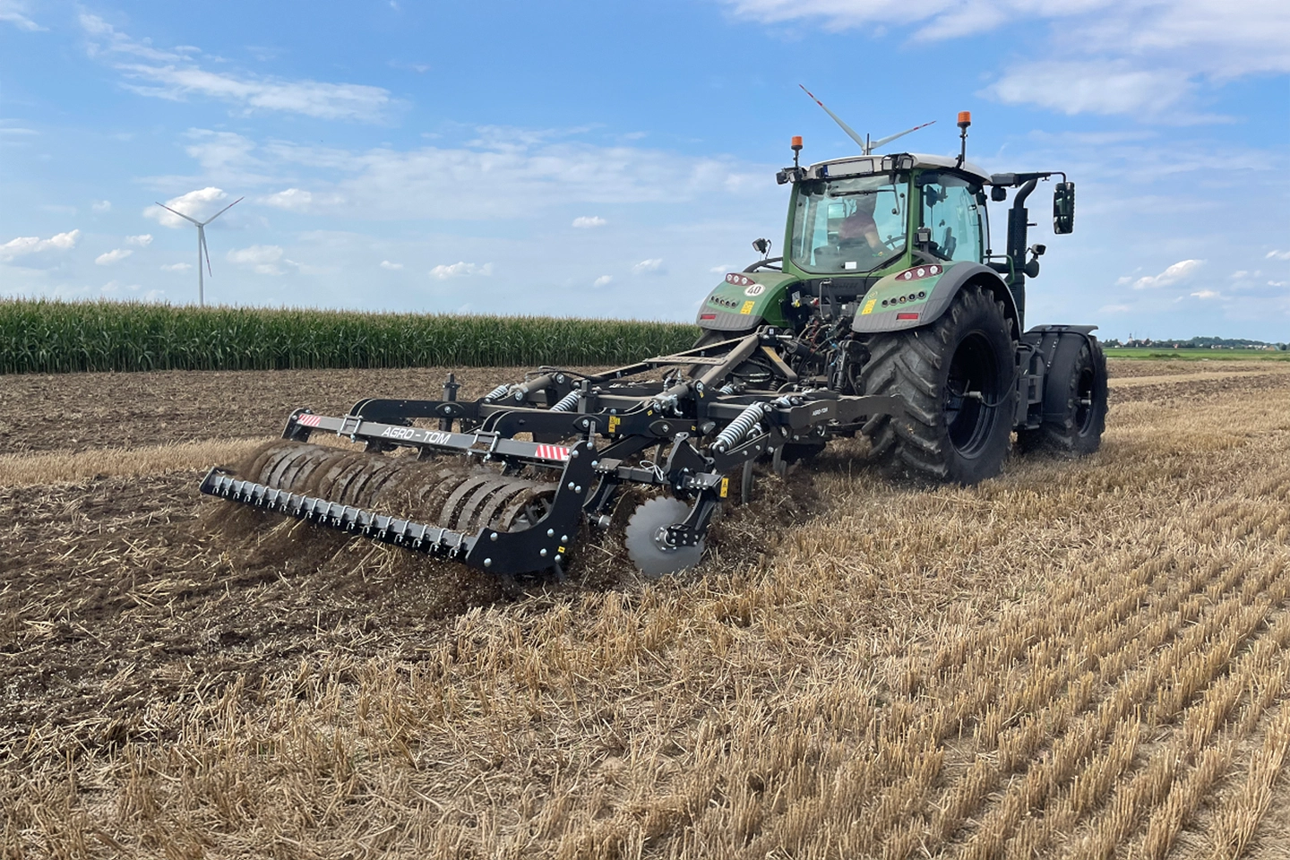 Combinés de déchaumage et de préparation du sol pour les grandes entreprises PREMIUM Fabricant de machines agricoles