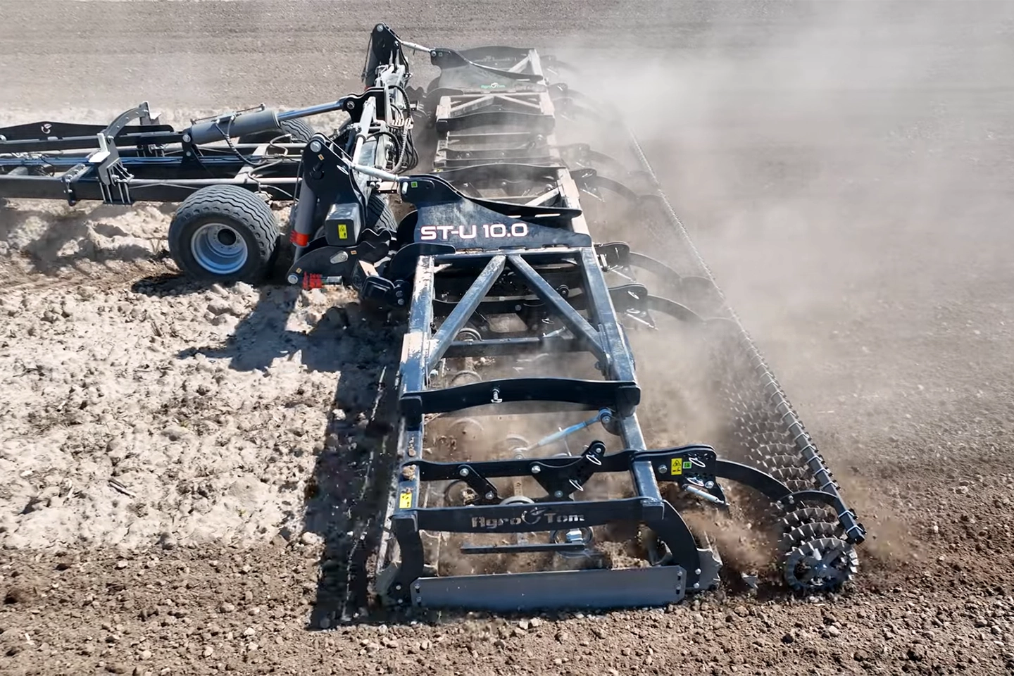 Combinés de préparation du sol compacts du sol exigeant – ST-U Fabricant de machines agricoles