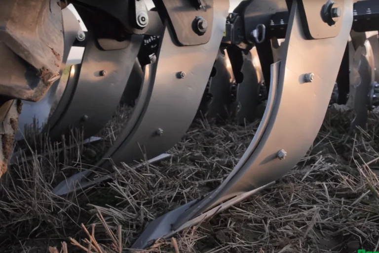 Décompacteur GP Machines agricoles France video