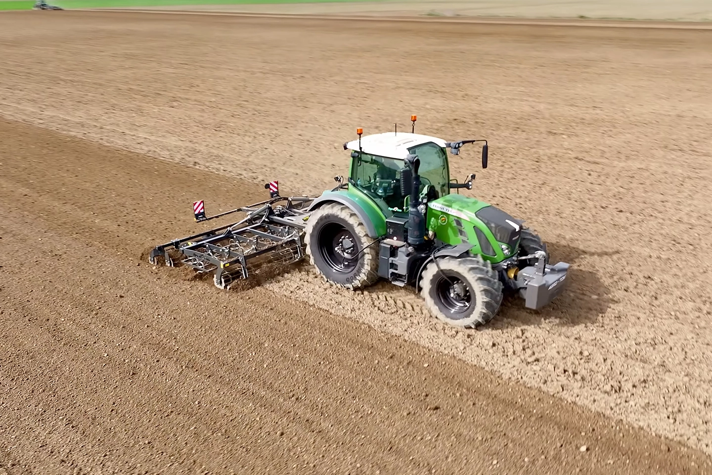 Outils de préparation du sol KMH Largeur 6m Fabricant de machines agricoles