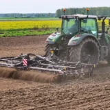 Outils de préparation du sol KMH Largeur 6m video