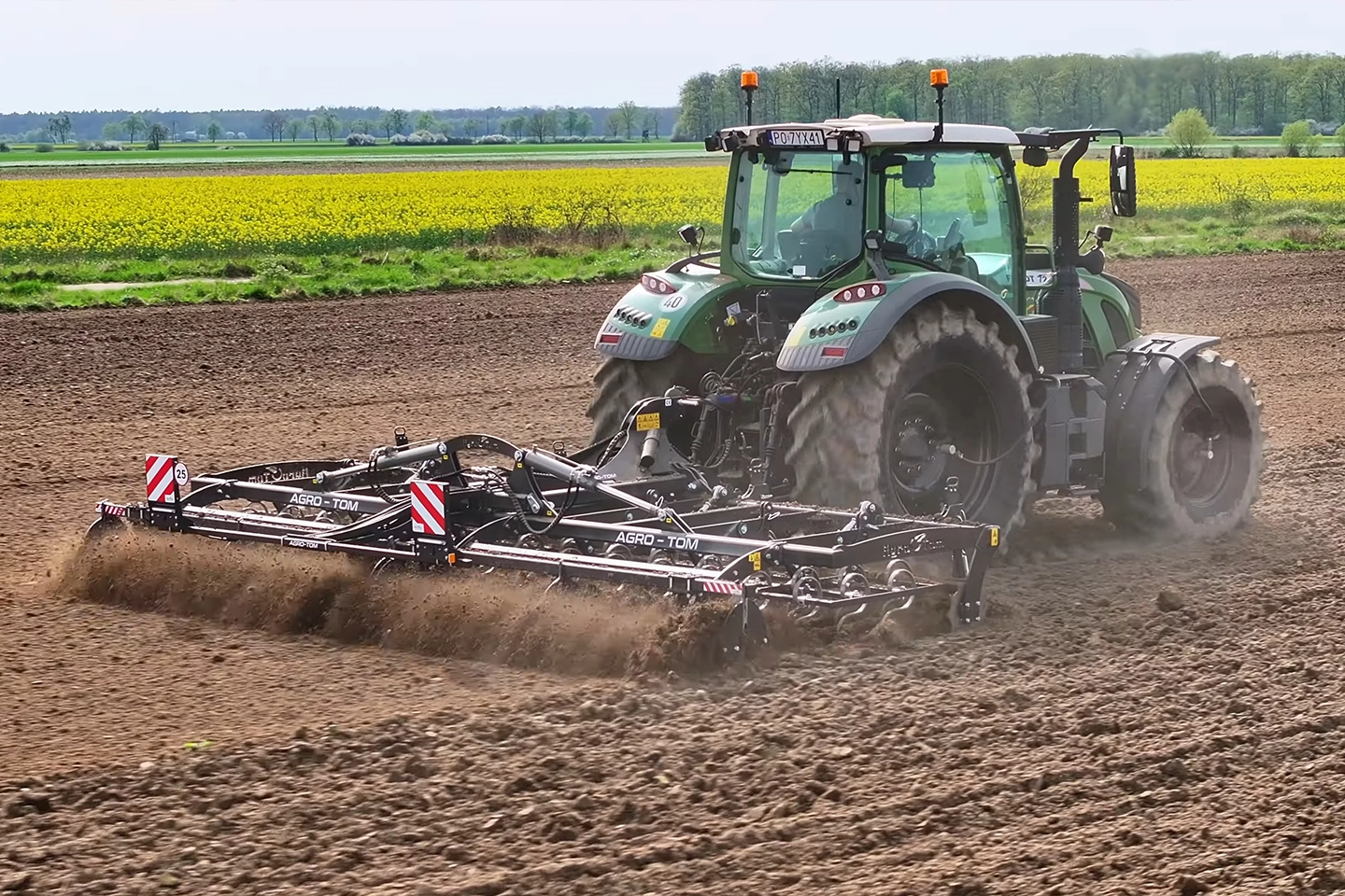 Outils de préparation du sol KMH Largeur 6m video